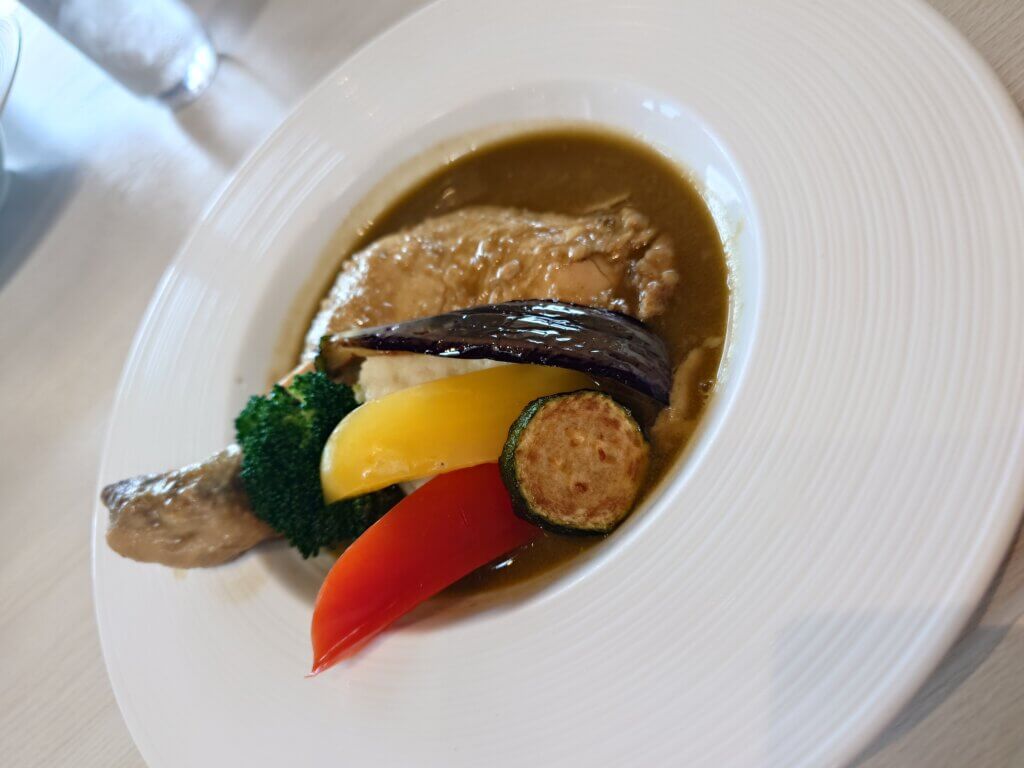 ランチのスープカレーです。写真2